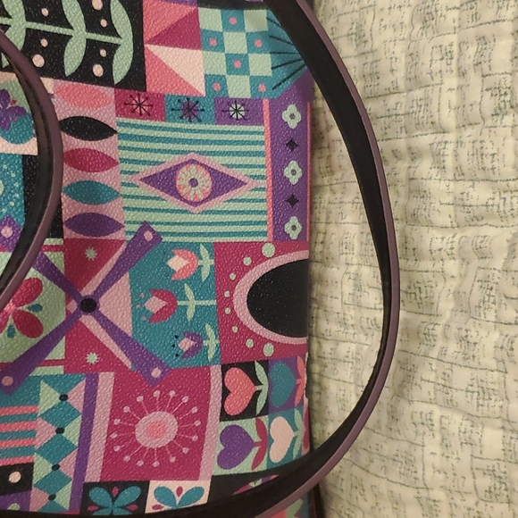 Dooney & Bourke - Disney It's a Small World - Shoulder Bag - Picture 7 of 16